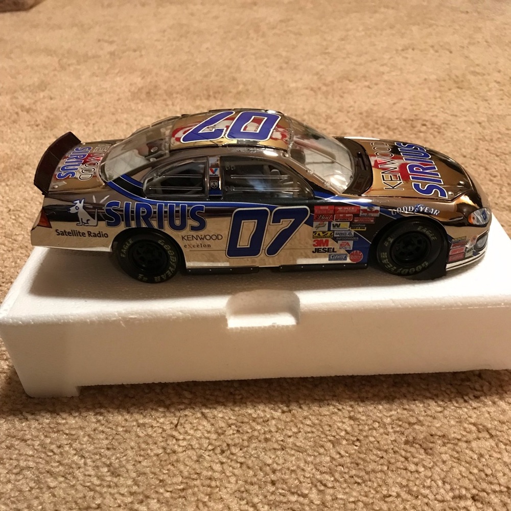 2002 Ted Musgrave Kenwood Sirius 1:24 scale nascar